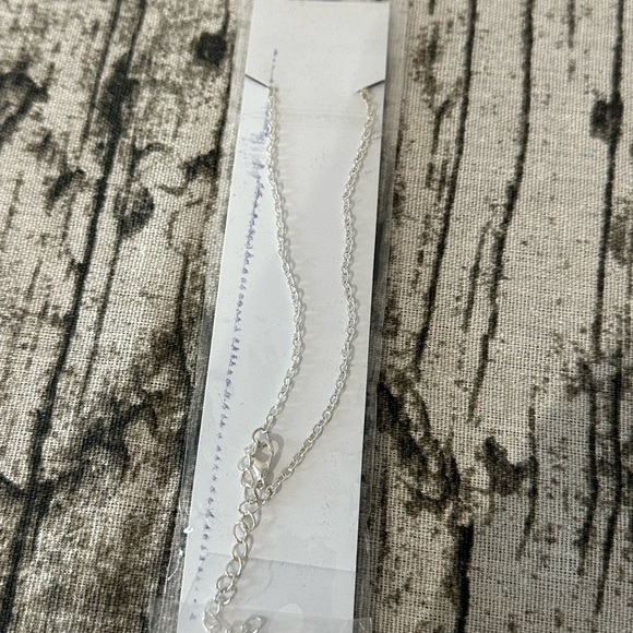 - Heart detail necklace locket new floral detail gift jewellery - Picture 6 of 7